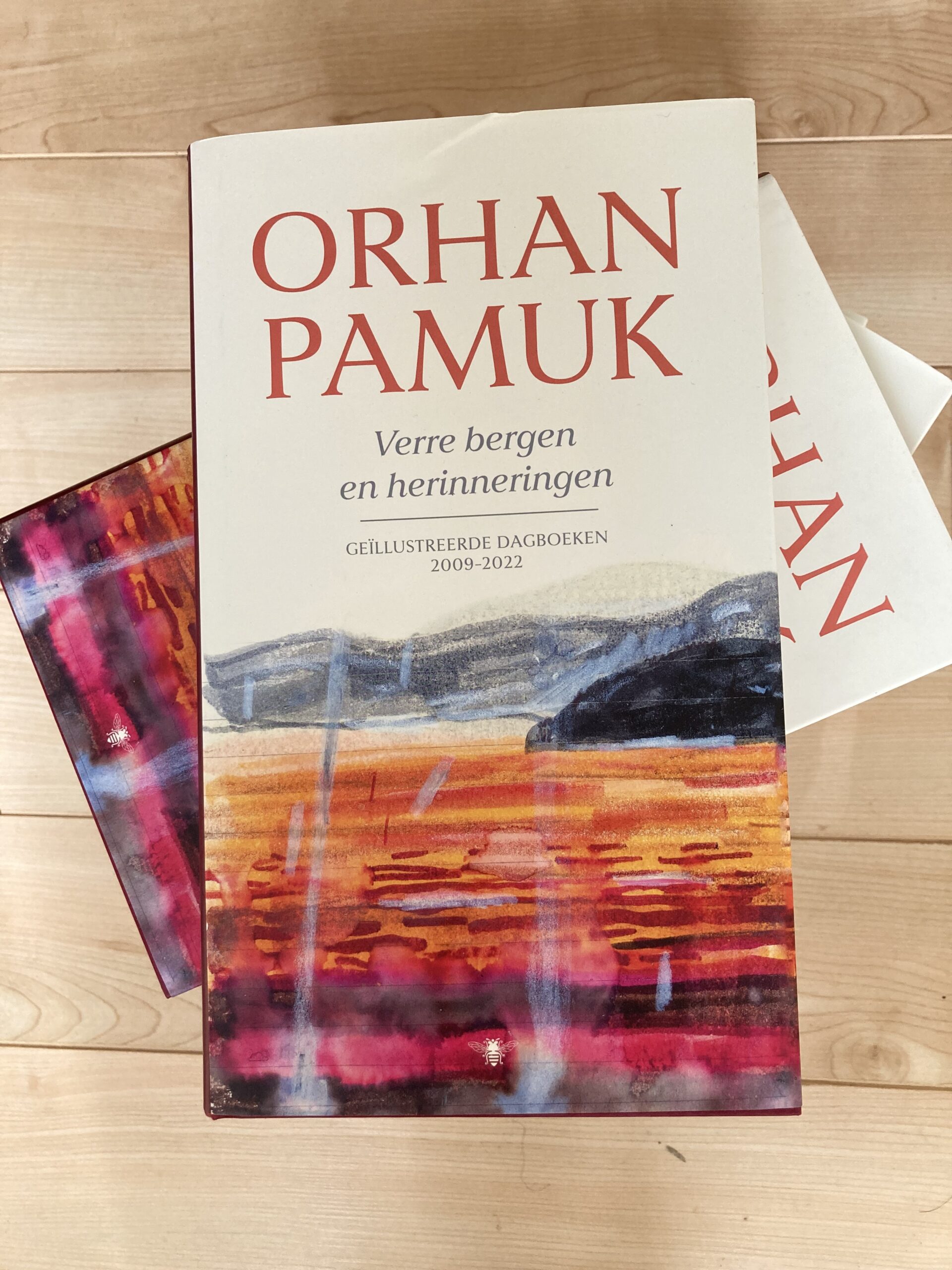Net verschenen: ‘Verre bergen en herinneringen’ – geïllustreerde dagboeken van Orhan Pamuk